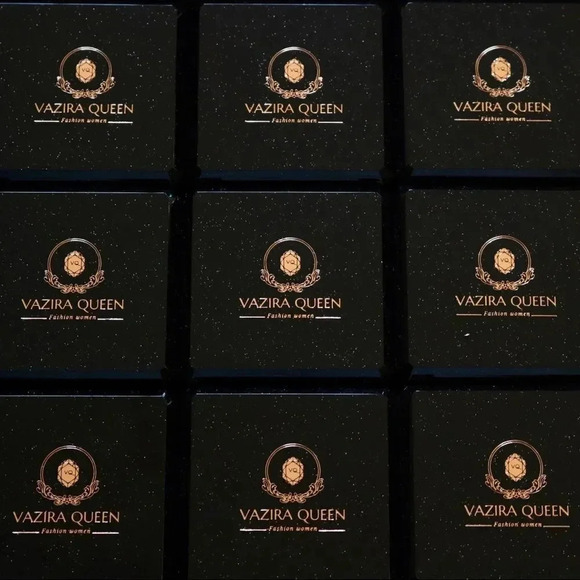 VQ Baby in Heart Shape Brooch - Picture 7 of 7